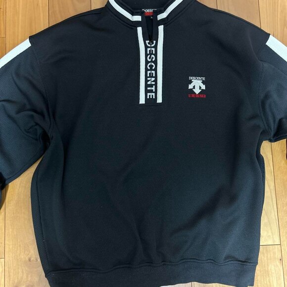 Descente Golf  1/2 Zip Sweater shirt  - Large - Picture 1 of 5
